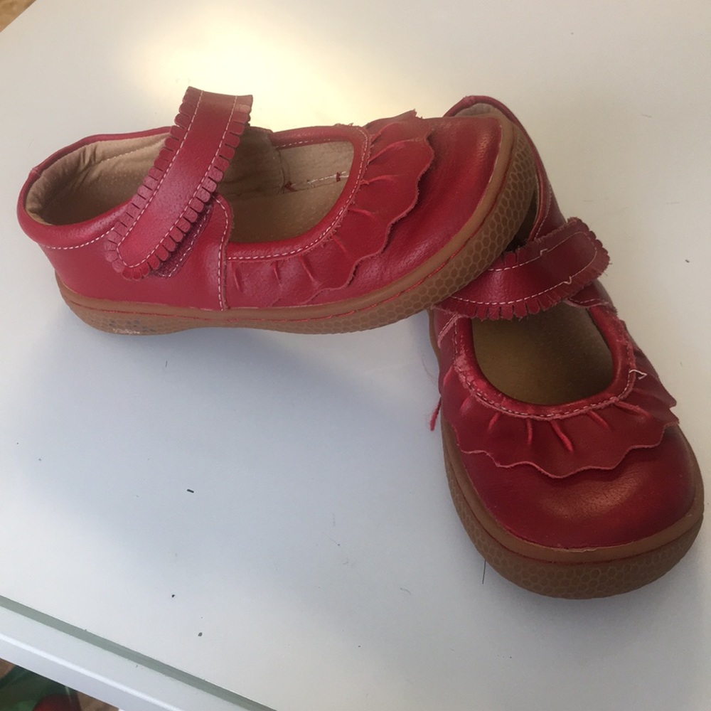 Livie and Luca size 12